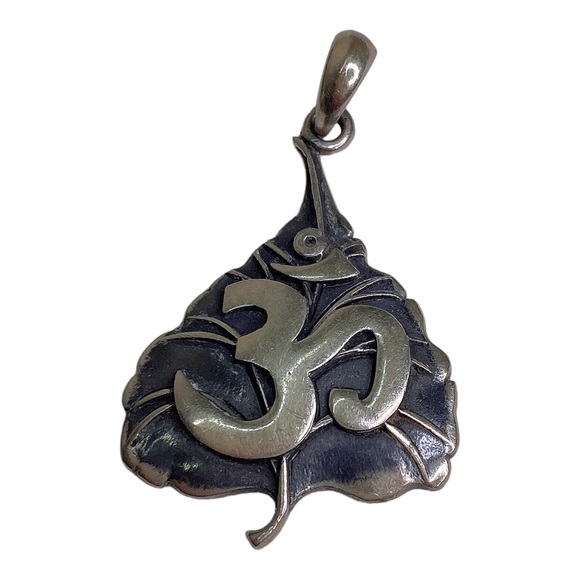 Antique Rare Silver OM Symbol, Oneness Symbol, Spiritual Symbol, Universe sign - Picture 5 of 5